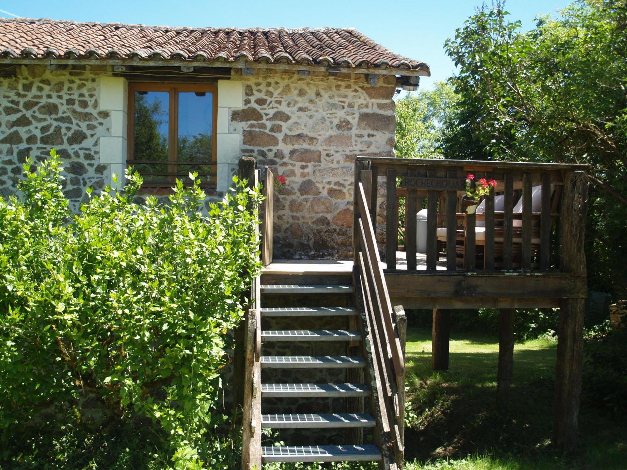 Tranquille Vienne Gites A Chirac Dept Charente Exterior photo