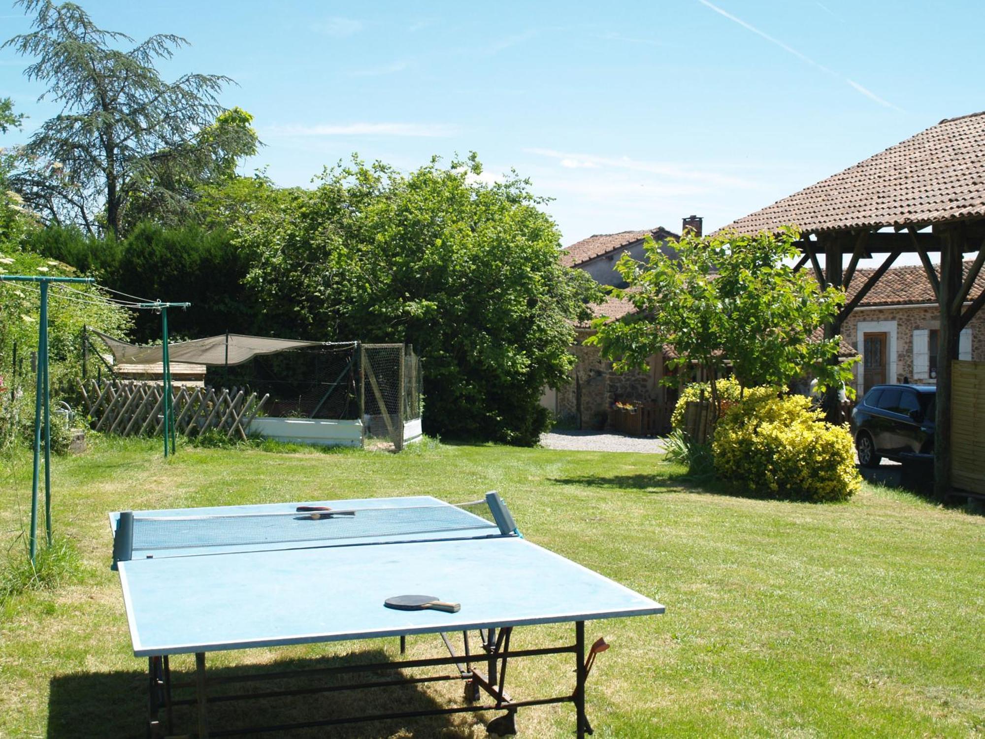 Tranquille Vienne Gites A Chirac Dept Charente Exterior photo